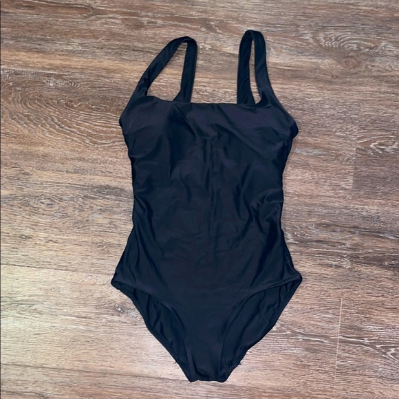 EUC Lululemon Waterside Square-Neck One-Piece Medium Bum Coverage. Size 6 - Picture 2 of 5